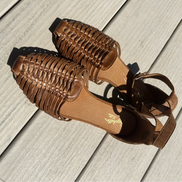 Seychelles Women's Brown Woven Sandals - Picture 3 of 8